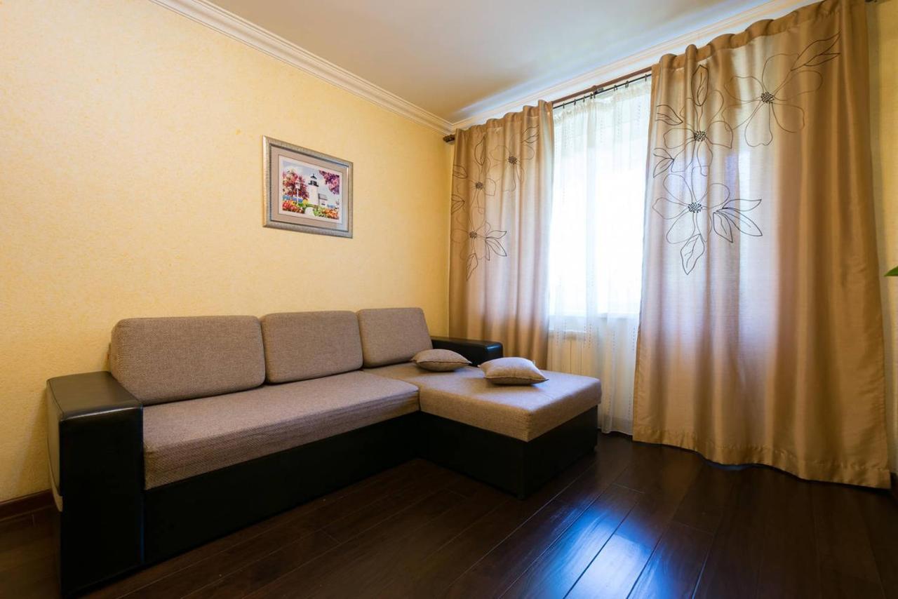 Nadezhda Apartments In Touristic Area, On The Dostyk Avenue 89 Almatý Exterior foto