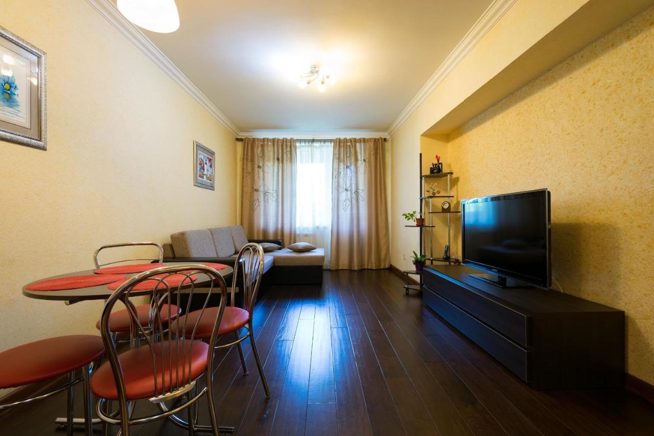 Nadezhda Apartments In Touristic Area, On The Dostyk Avenue 89 Almatý Exterior foto